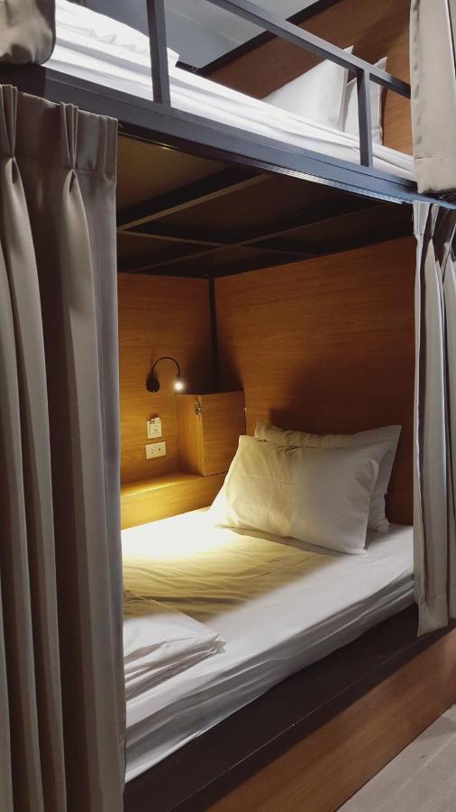 Bangpho Story Hostel Bangkok Ngoại thất bức ảnh