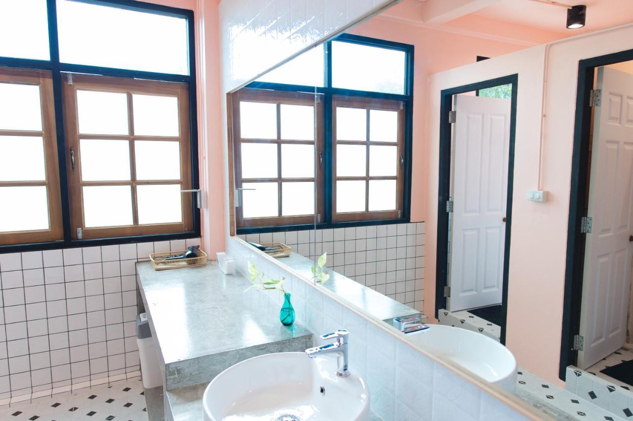 Bangpho Story Hostel Bangkok Ngoại thất bức ảnh